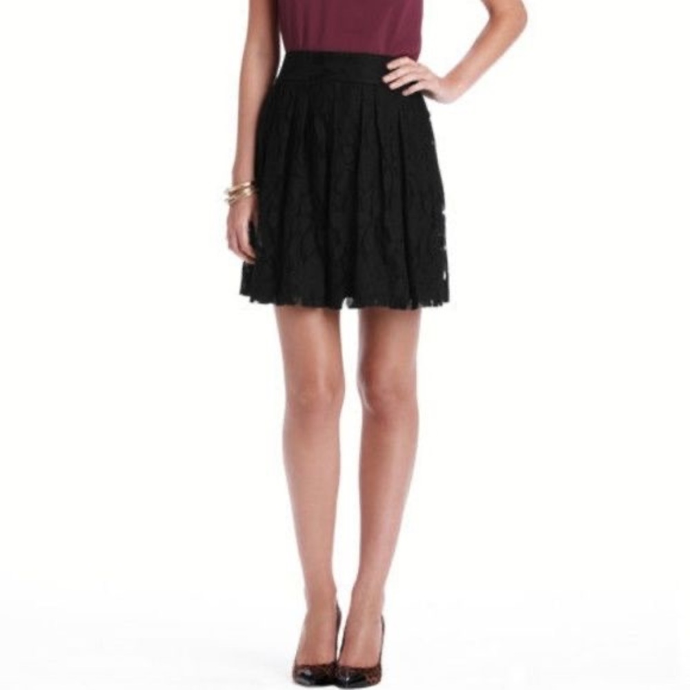 Ann Taylor Loft Black Lace Pleated Skirt Size 8
